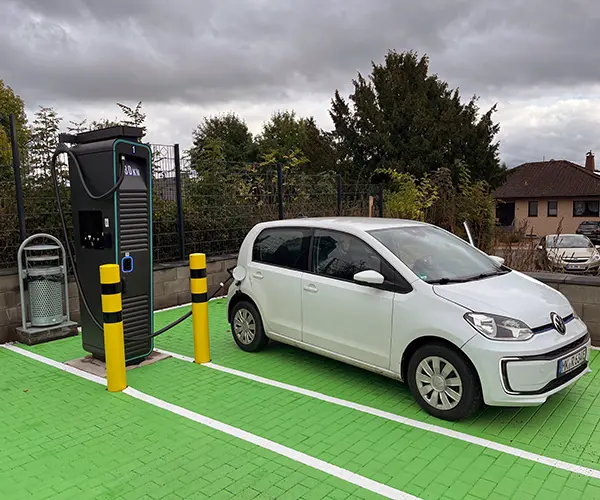 Alpitronic Schnellladesäule Wallerath